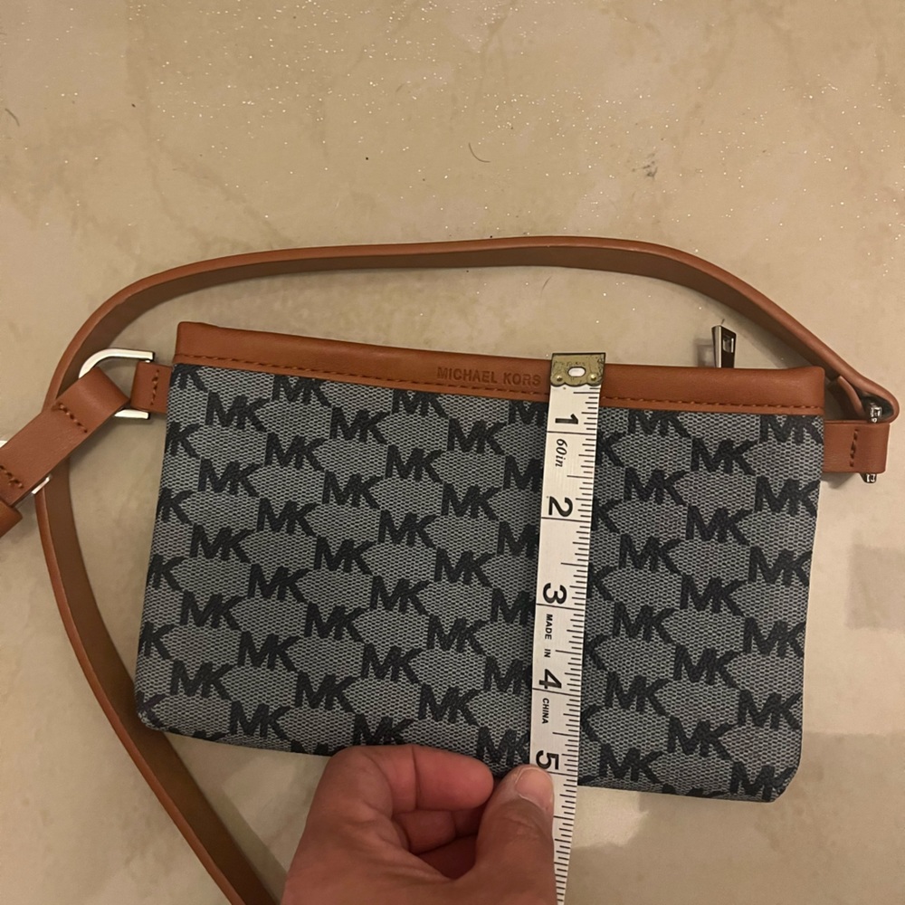 MICHAEL KORS LEATHER FANNY PACK PURSE ON BELT